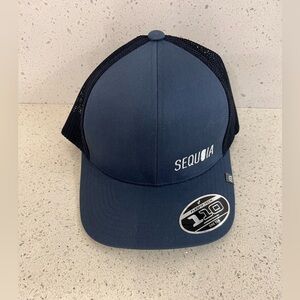 Travis Mathew Golf Hat Cap‎ FlexFit Tech 110 Cruz Trucker Mesh Indigo Blue Mens